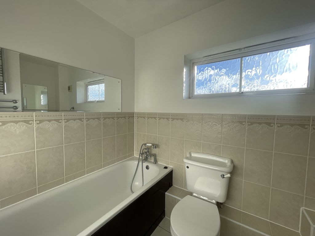 4 bed detached house to rent in Militia Close, Wootton, Northampton NN4