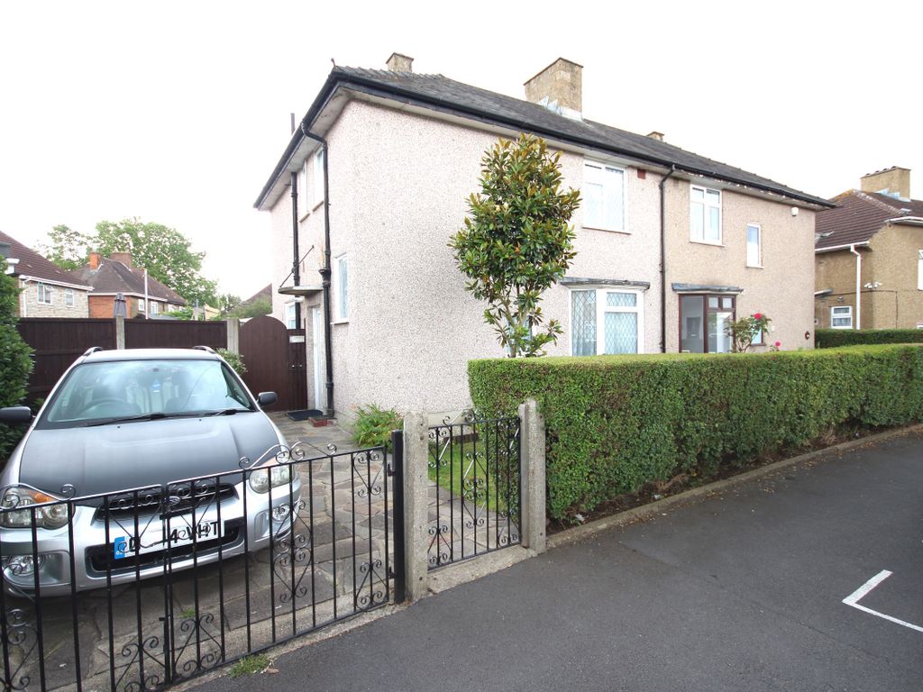 3 bed semidetached house for sale in Campden Crescent, Becontree