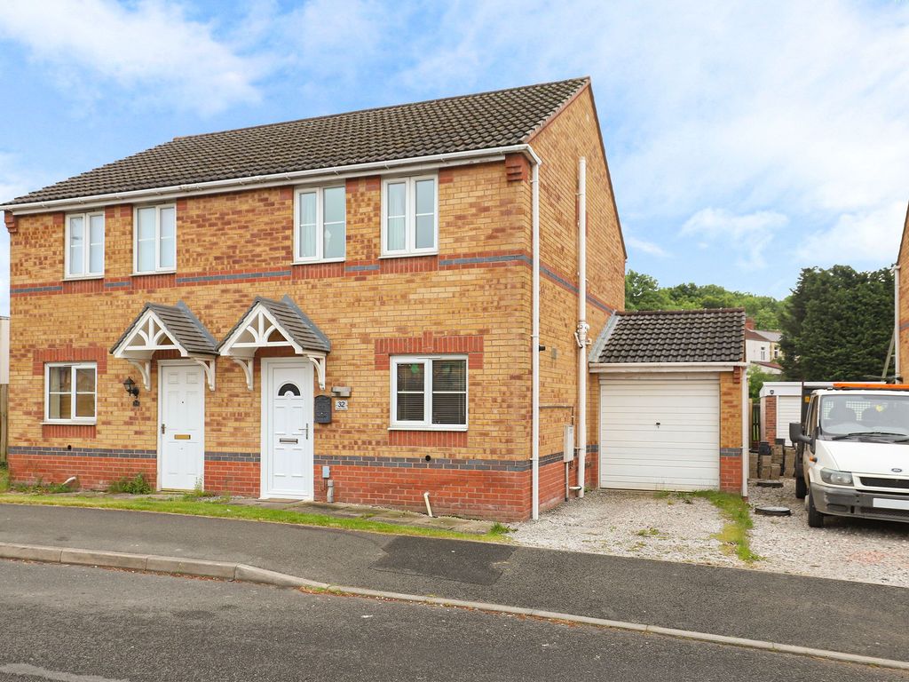 3 bed semidetached house for sale in Curbar Close, North Wingfield S42