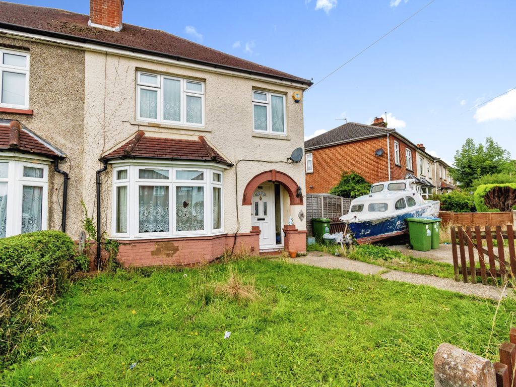 3 bed semidetached house for sale in Violet Road, Southampton