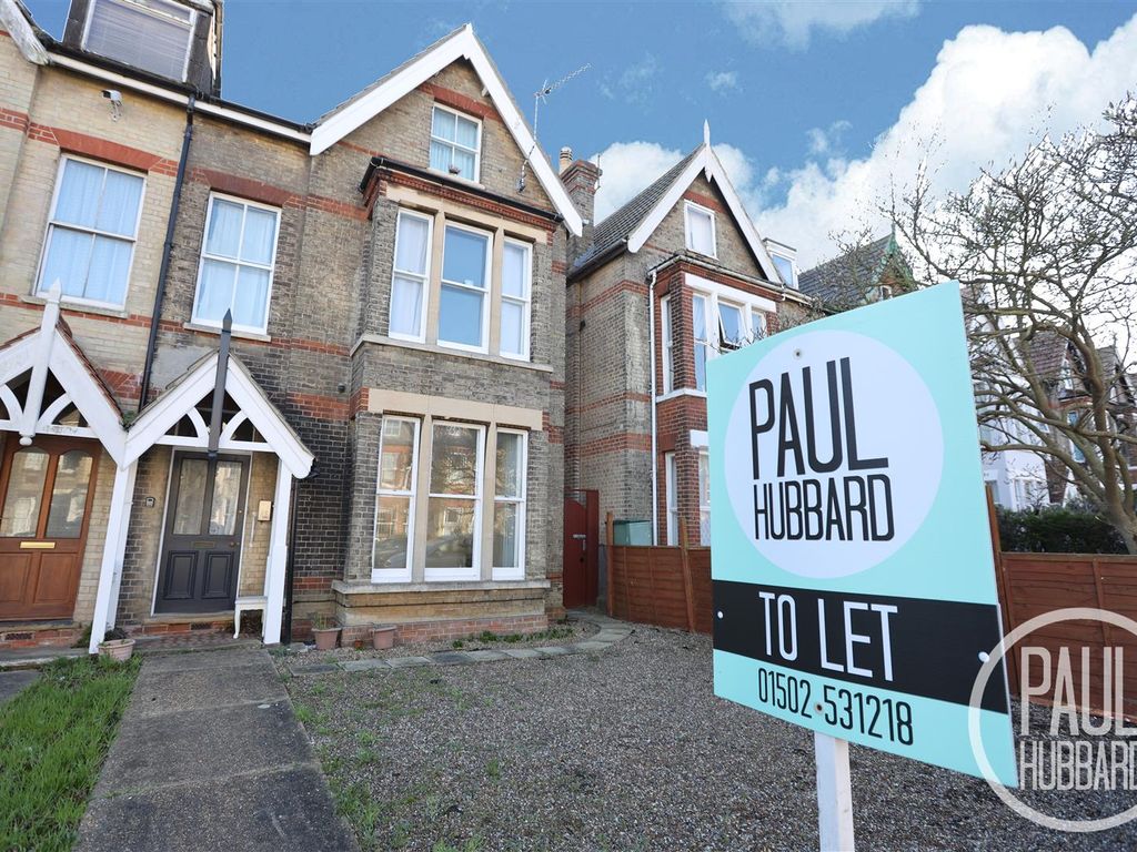 1 bed flat to rent in London Road South, Lowestoft, Suffolk NR33, £600