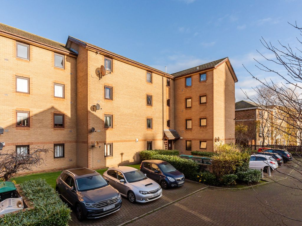 10/11 Sheriff Park, Edinburgh EH6