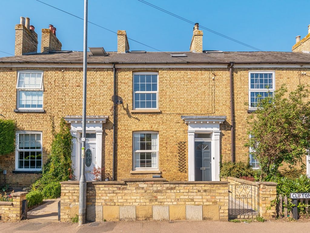 3 bed terraced house for sale in Clifton Road, Shefford SG17 Zoopla