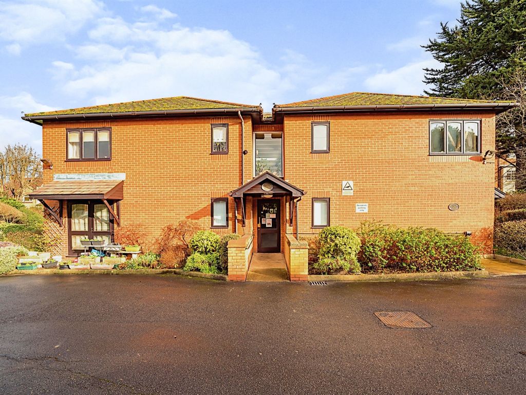 1 bed flat for sale in Hanbury Court, Northwick Park Road, HarrowOn