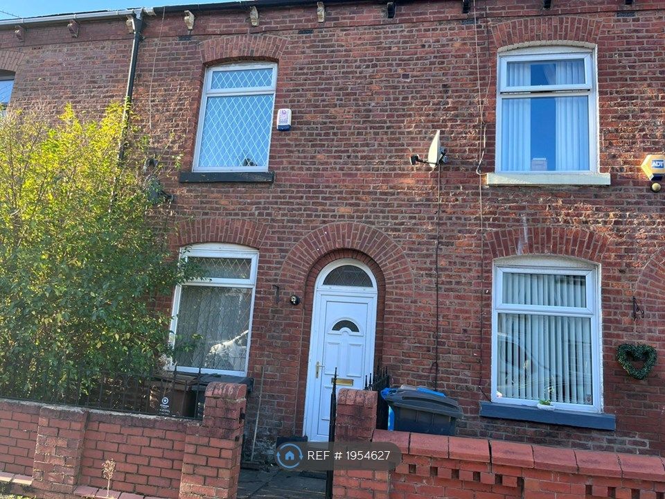3 bed terraced house to rent in Hulton Street, Failsworth, Manchester
