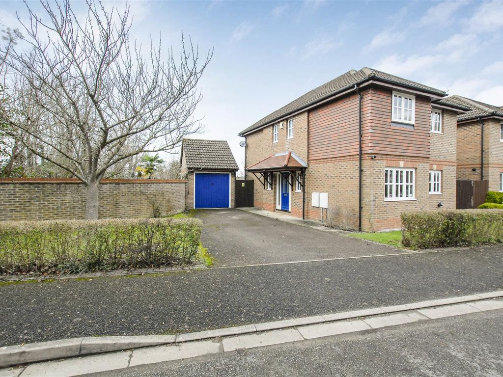 3 bed detached house for sale in Barrington Drive, Harefield, Uxbridge