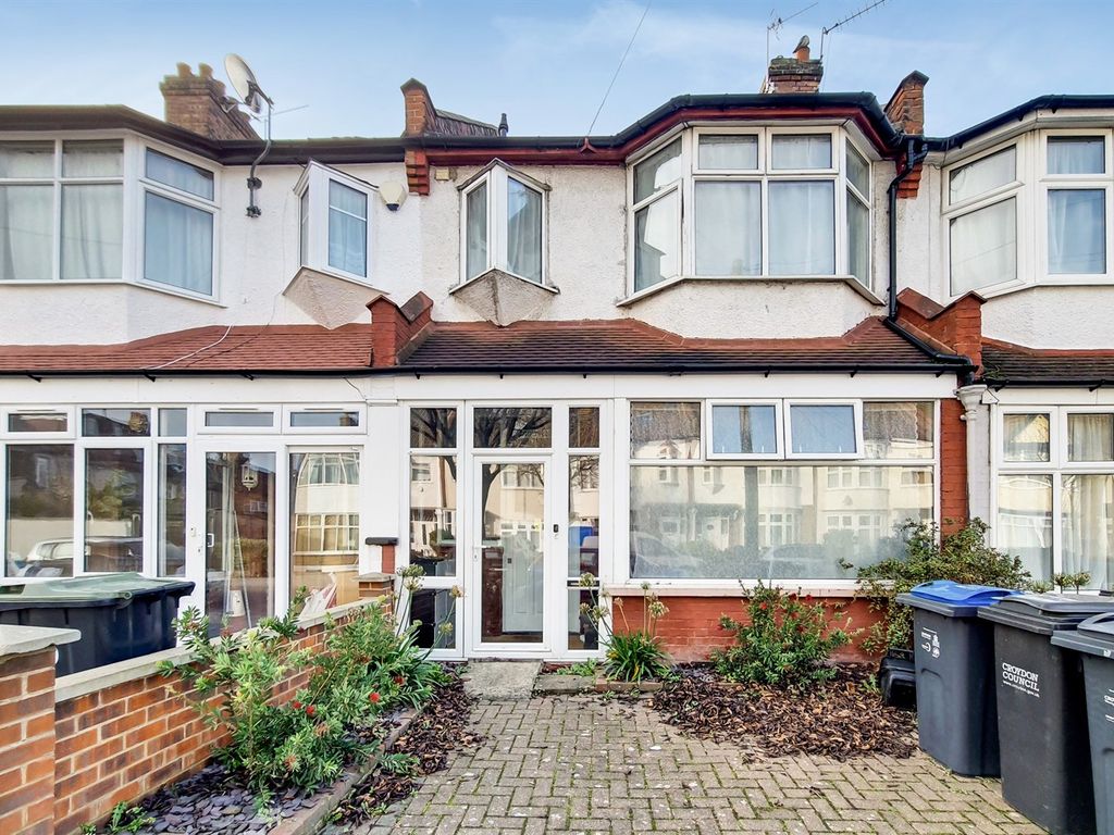 3 bed semidetached house for sale in Pagehurst Road,