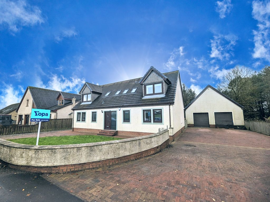 5 bed detached house for sale in Glasgow Road, Chapelton, Strathaven