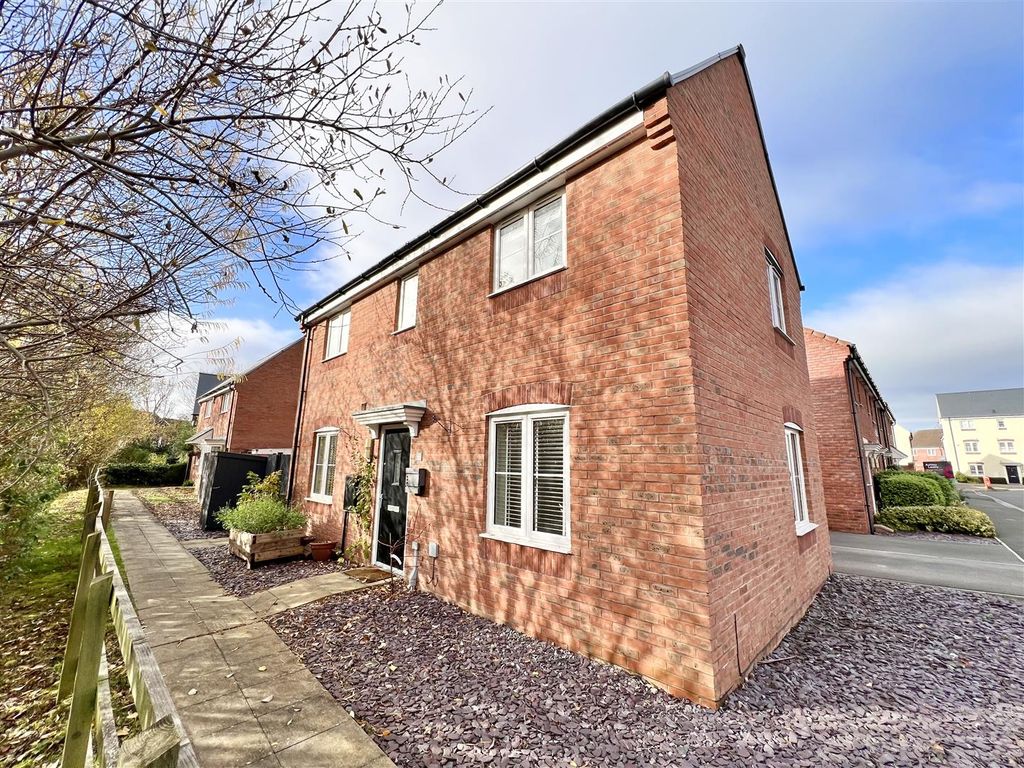 3 bed detached house for sale in Blackburn Way, West Wick, WestonSuper