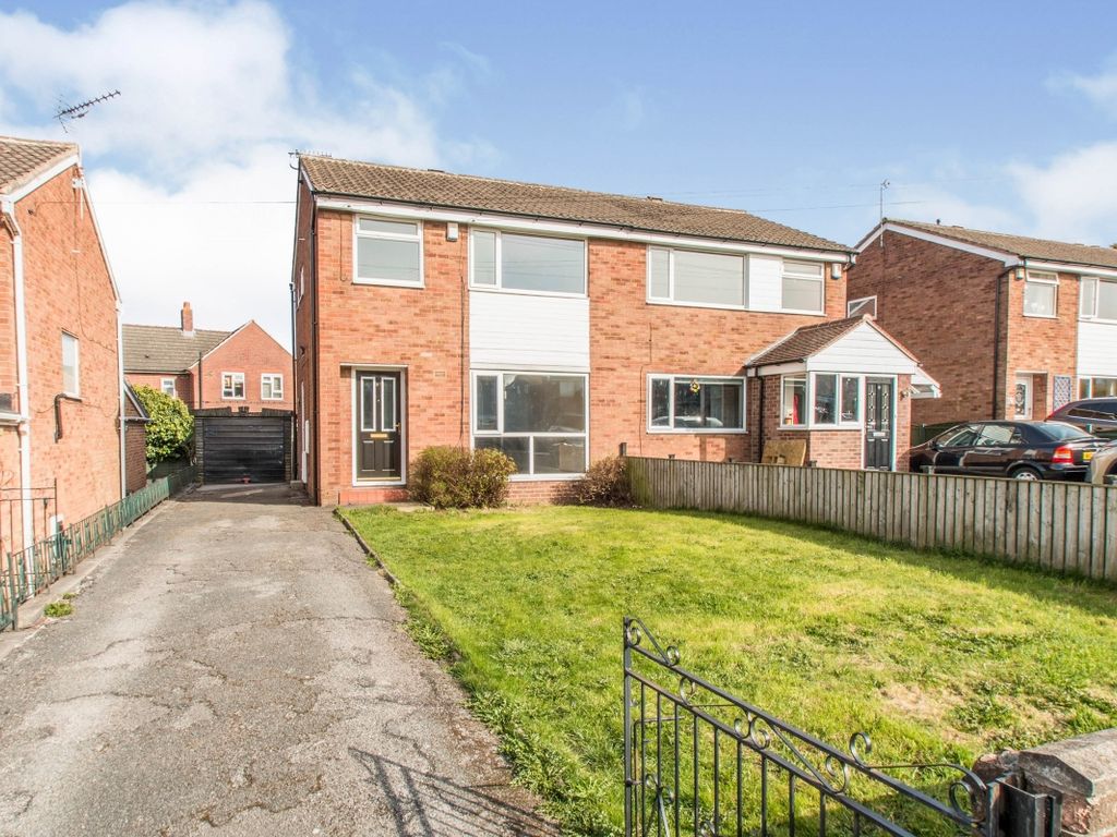 3 bed semidetached house to rent in Walton Drive, Drighlington