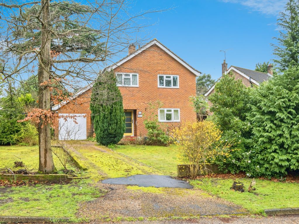 3 bed detached house for sale in The Gateway, Woodham, Surrey GU21, £