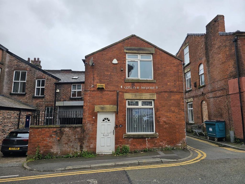 2 bed terraced house for sale in Waterloo Street, Oldham OL1, £85,000