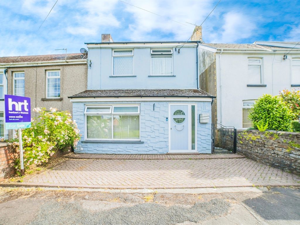 4 bed semidetached house for sale in Hendre Road, Pencoed, Bridgend