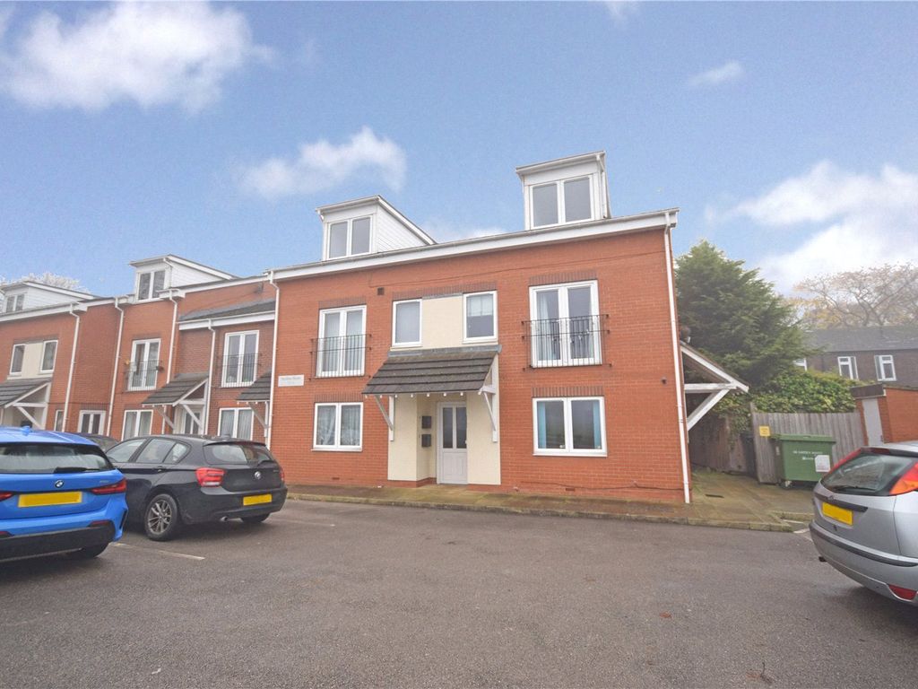2 bed flat to rent in Pavilion House, 980 York Road, Leeds, West