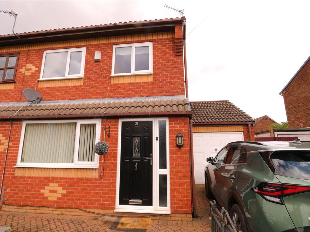 3 bed semidetached house for sale in Two Trees Lane, Denton
