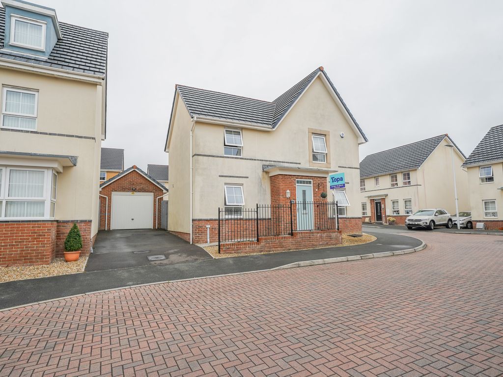 4 bed detached house for sale in Horizon Way, Loughor, Swansea SA4, £