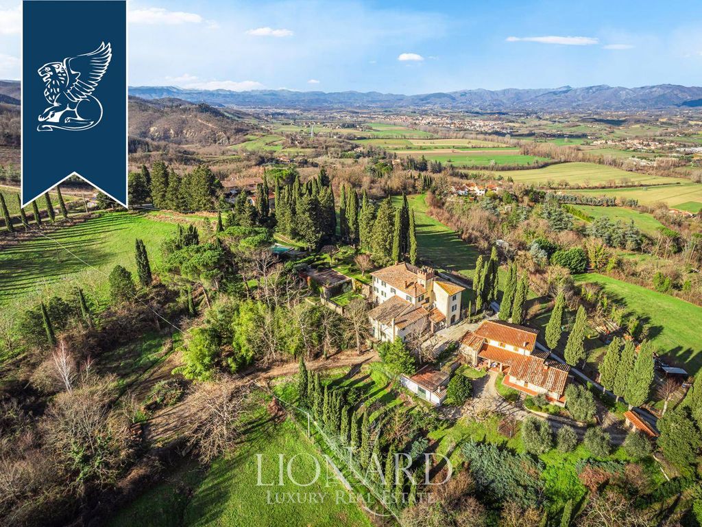 8 bed country house for sale in San Lorenzo, Firenze, Toscana, £