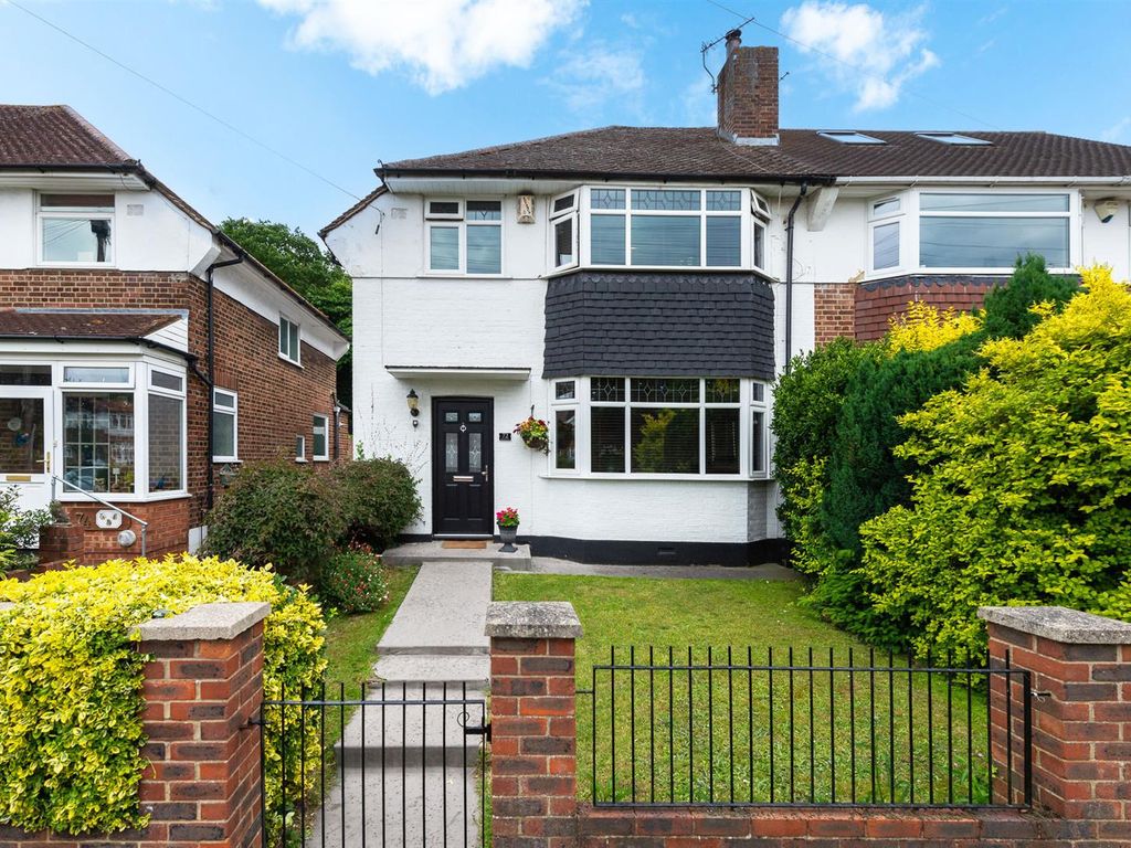 3 bed semidetached house for sale in Berryhill, London SE9, £635,000