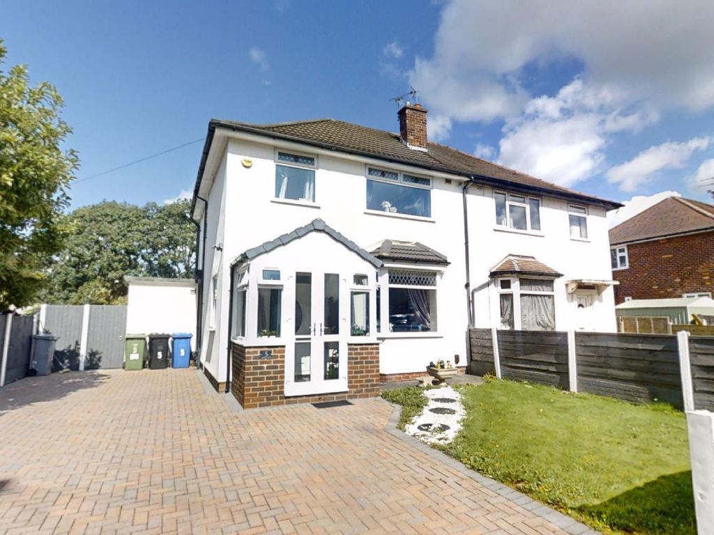 3 bed semidetached house for sale in Abbey Close, Stretford