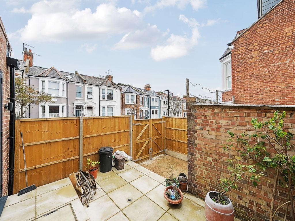 4 bed flat to rent in Glenbrook Road, London NW6, £4,500 pcm Zoopla