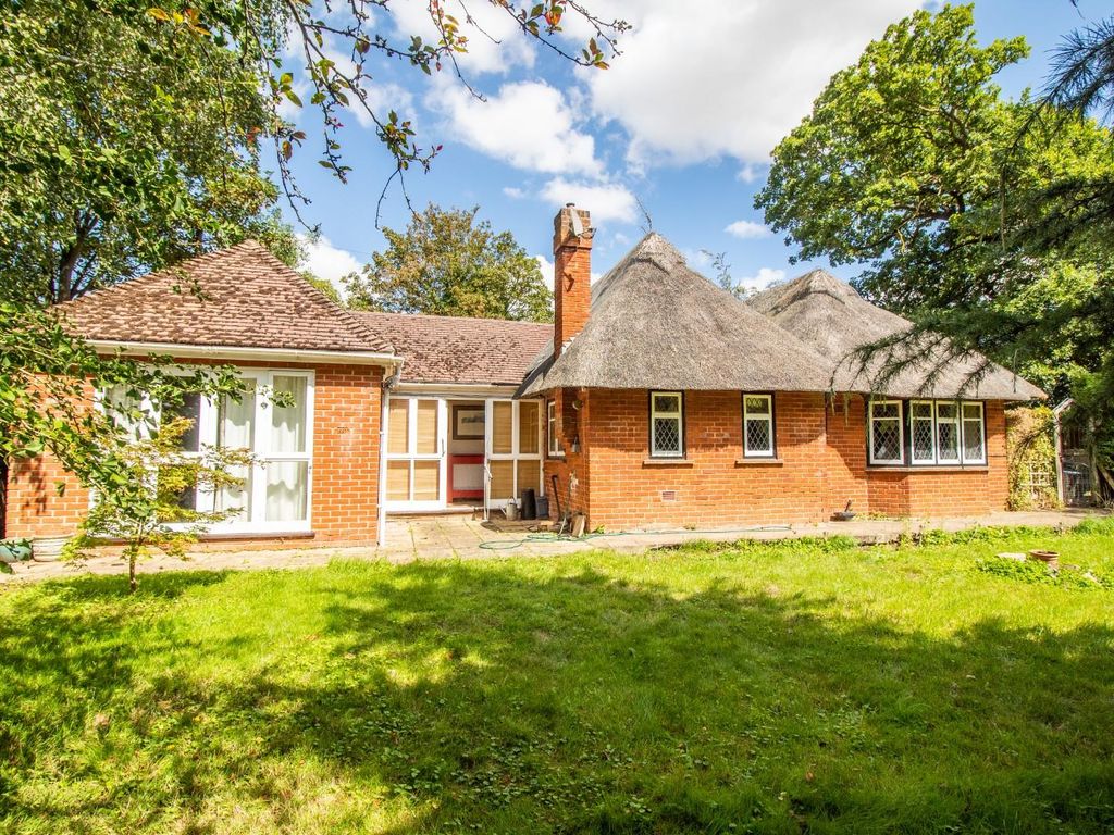 3 bed detached house for sale in Cambridge Road, Abington, Cambridge