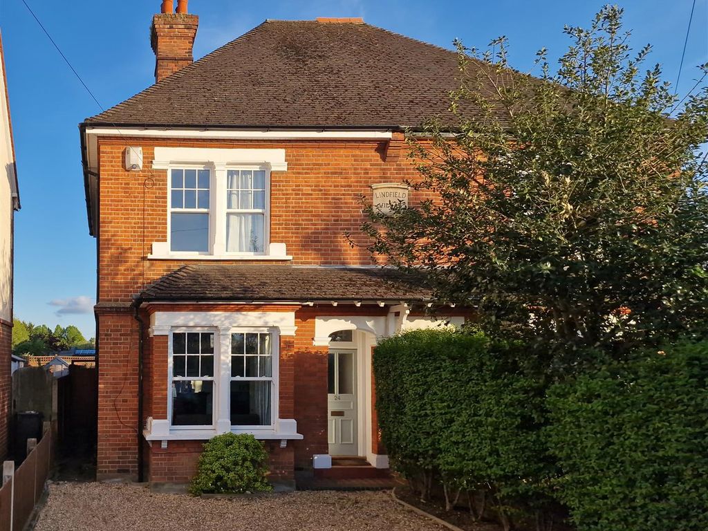 3 bed semidetached house for sale in Wood Lane, Leatherhead