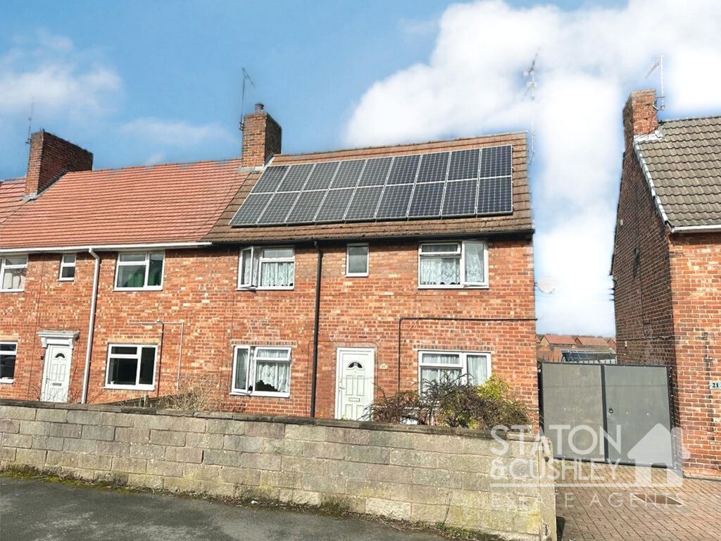 3 bed end terrace house for sale in Forest Road, Clipstone Village NG21