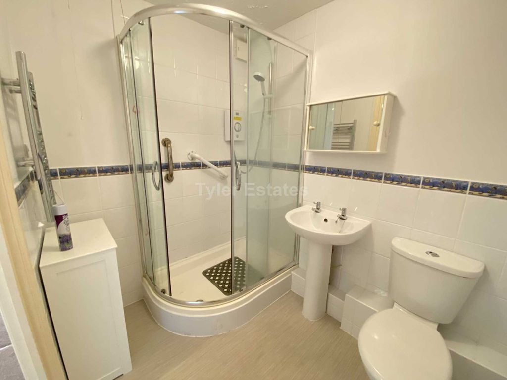 1 bed flat for sale in Allington Court, Billericay CM11 Zoopla