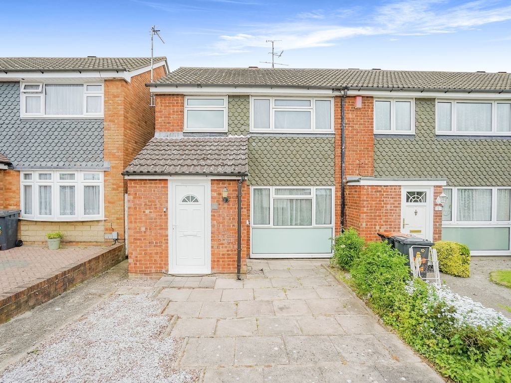 3 bed end terrace house for sale in Cheyne Close, Dunstable LU6 Zoopla