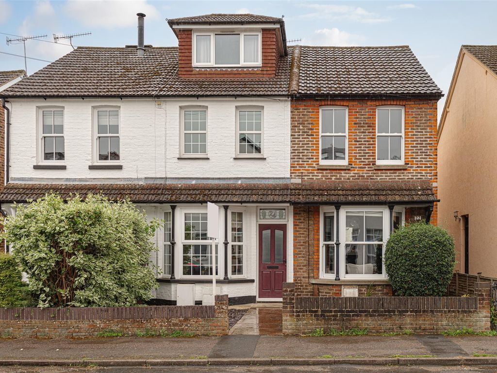 3 bed property for sale in Endsleigh Road, Merstham, Redhill RH1, £