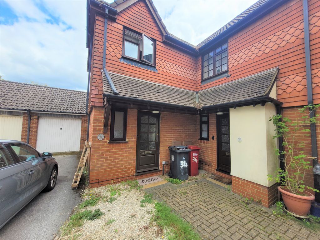 2 bed property to rent in Filey Spur, Cippenham, Slough SL1 Zoopla