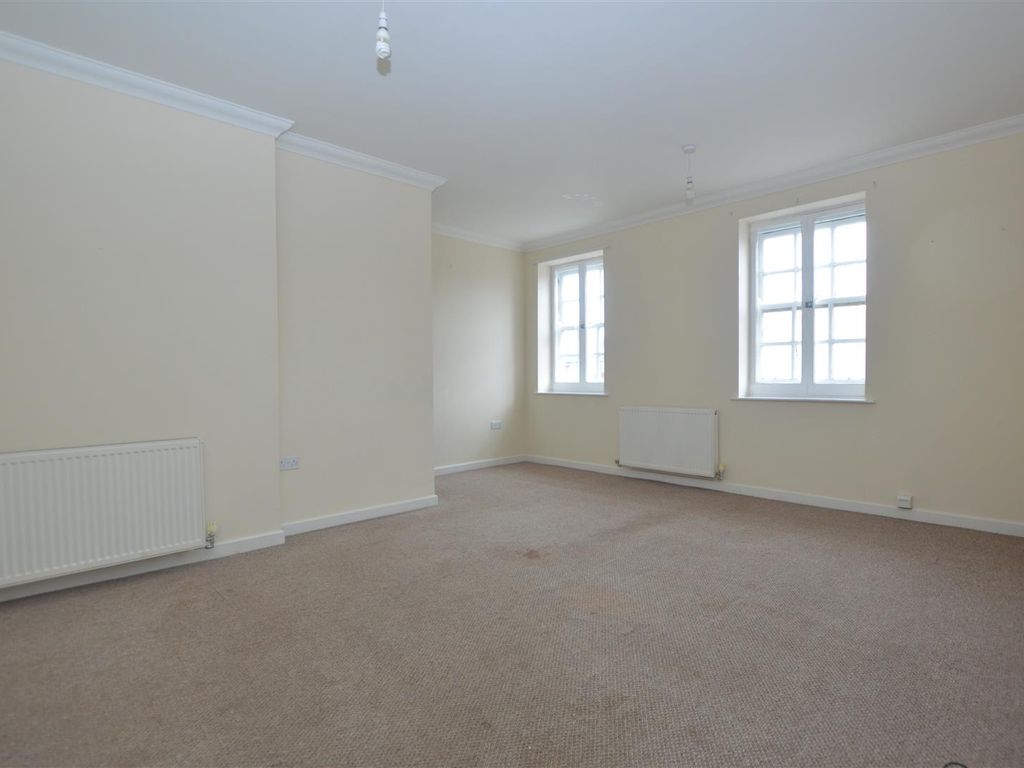 1 bed flat to rent in High Street, Attleborough NR17, £795 pcm Zoopla
