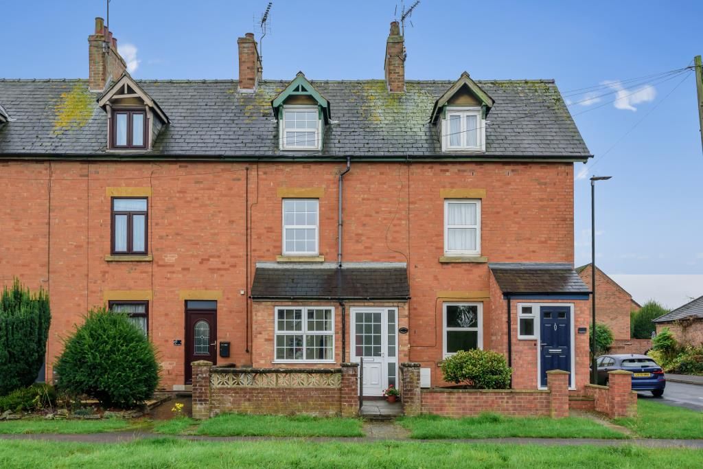 2 bed terraced house for sale in MoretonInMarsh, Gloucestershire GL56
