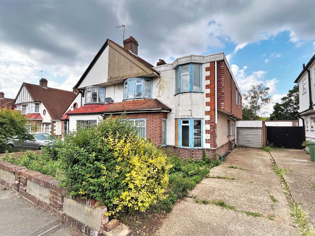 5 bed semidetached house for sale in Faraday Avenue, Sidcup DA14 Zoopla