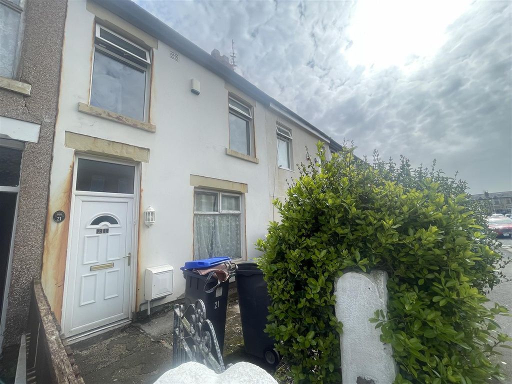 2 bed terraced house for sale in Henry Street, Blackpool FY1 Zoopla