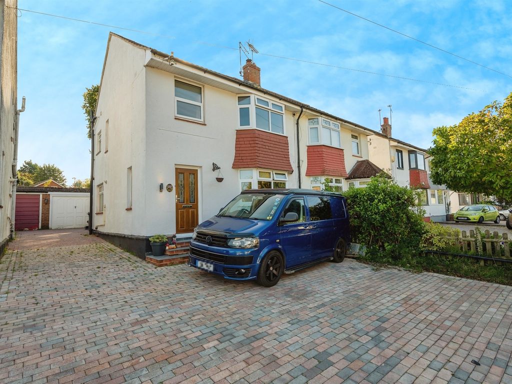 4 bed semidetached house for sale in The Dale, Widley, Waterlooville