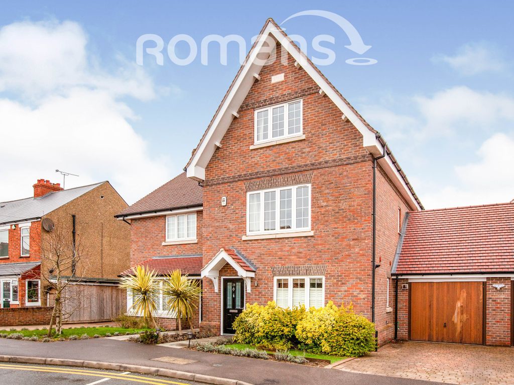 5 bed semidetached house to rent in Cedars Road, Maidenhead SL6 Zoopla