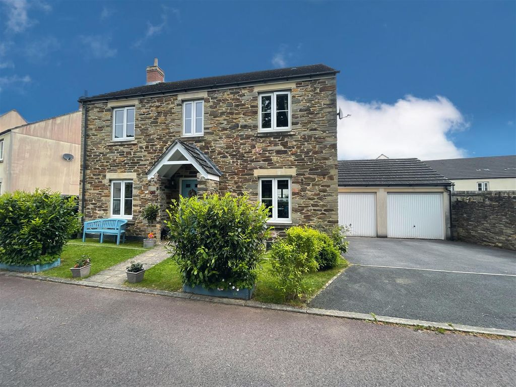 4 bed property for sale in Kestrel Park, Whitchurch, Tavistock PL19