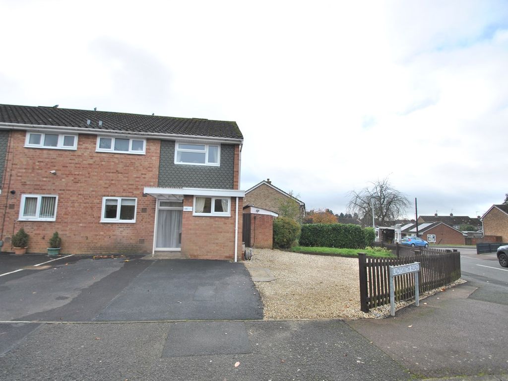 3 bed end terrace house for sale in Ladysmith Road, Cheltenham GL52, £