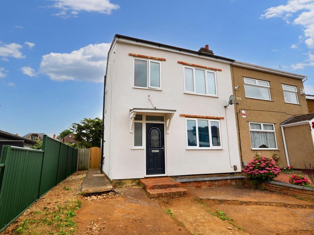 3 bed semidetached house for sale in Foxgrove Avenue, Kingsthorpe