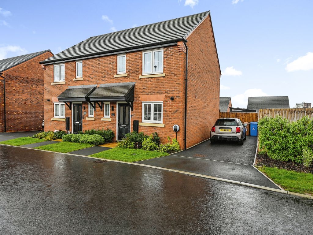 3 bed semidetached house for sale in Redwing Close, Lichfield WS13