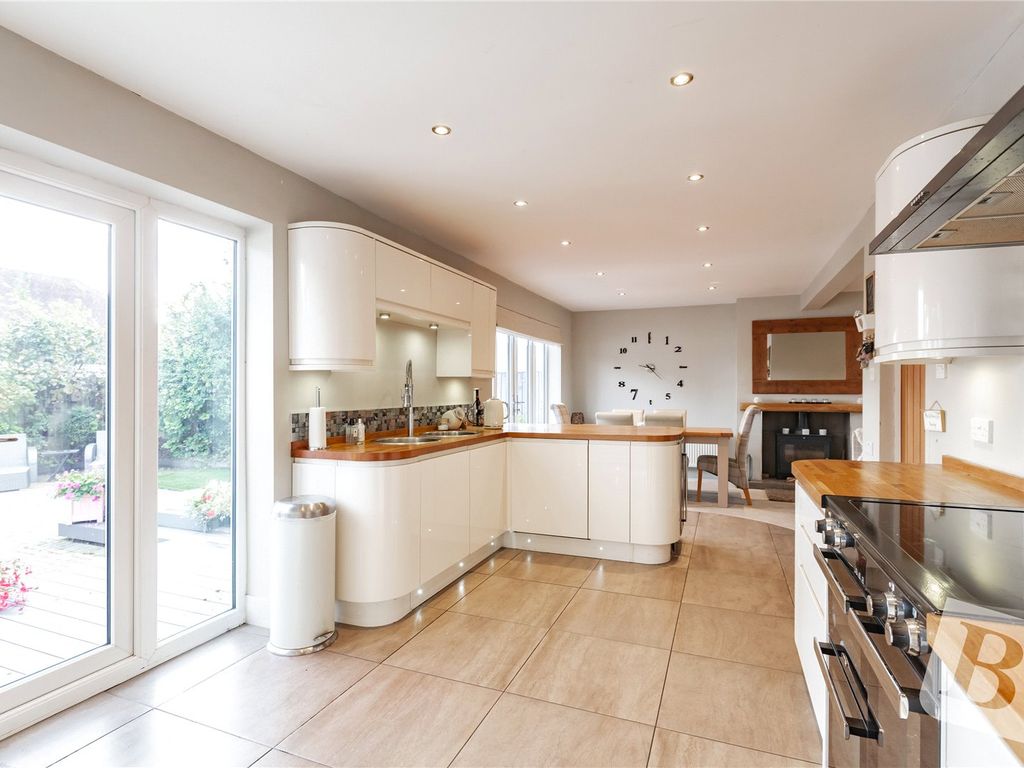 3 bed semidetached house for sale in Heath Road, Orsett Heath, Essex