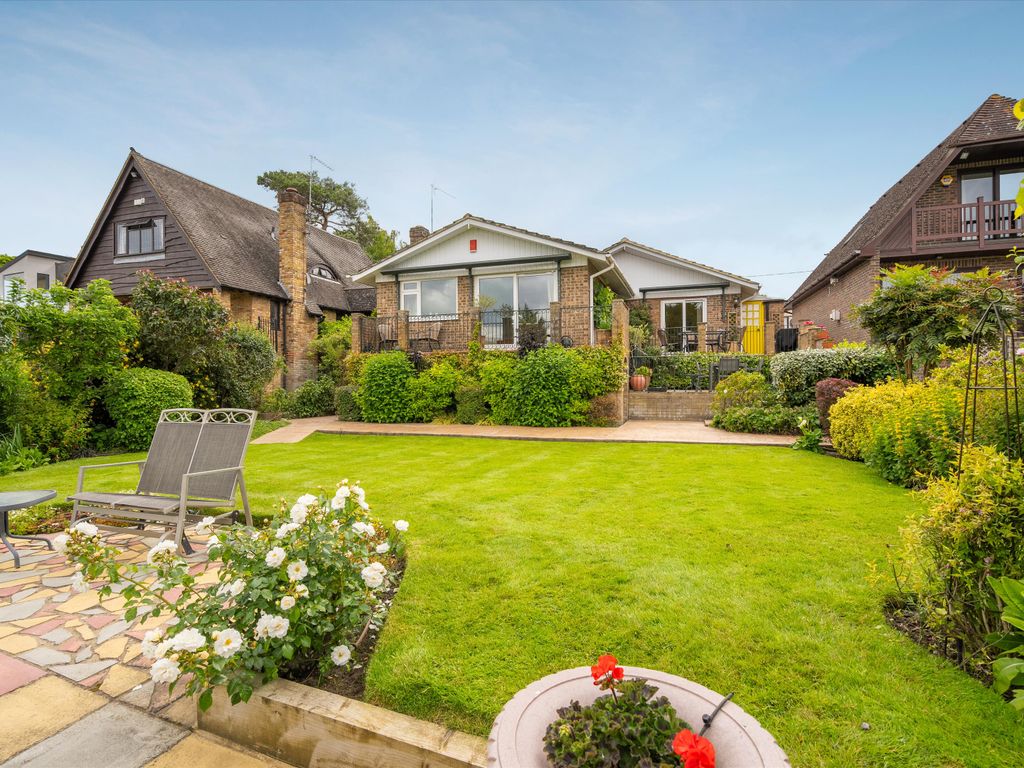 3 bed detached house for sale in Friary Island, Wraysbury TW19, £925,000 Zoopla