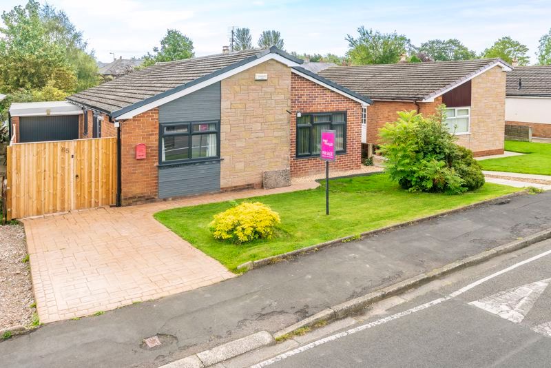 4 bed detached bungalow for sale in Manor Road, ClaytonLeWoods