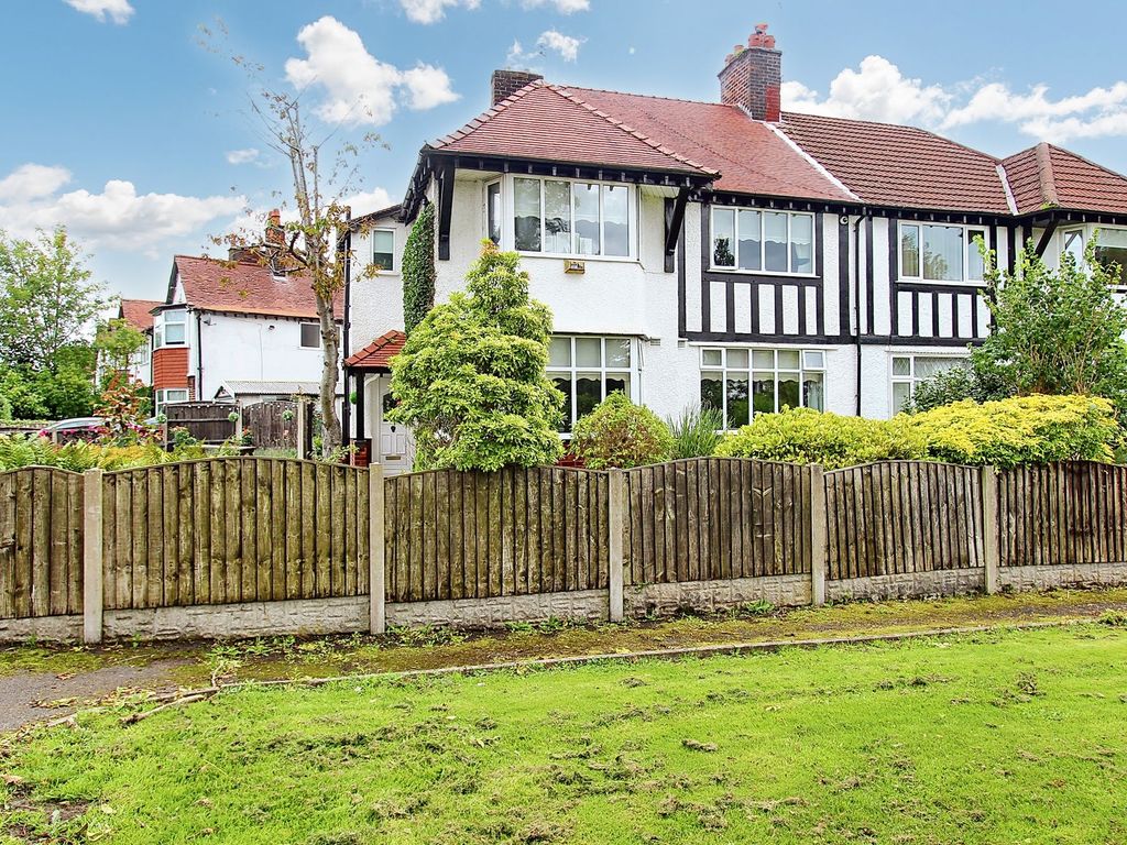 4 bed semidetached house for sale in Heywood Road, Prestwich M25, £