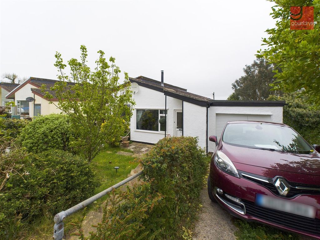 2 bed semidetached bungalow for sale in Gover Close, Mount Hawke