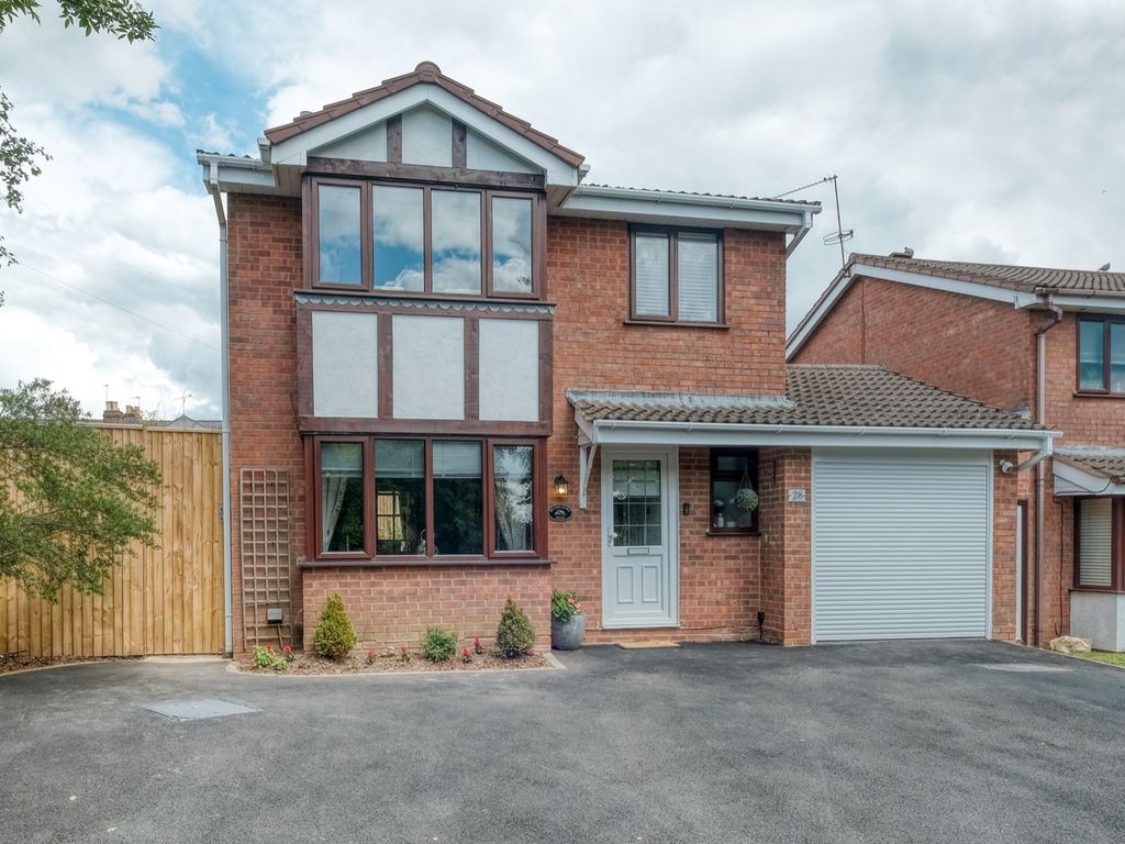 4 bed detached house for sale in Jordans Close, Crabbs Cross, Redditch