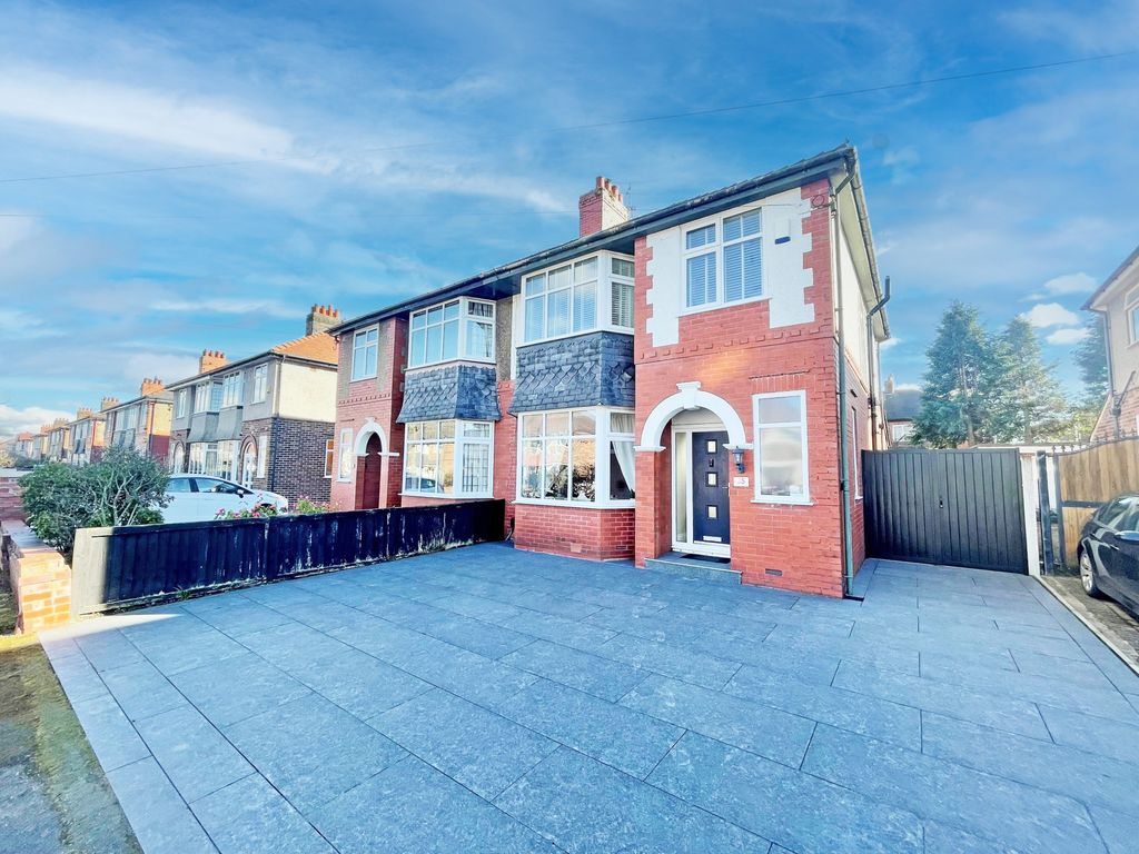 3 bed semidetached house for sale in Southgate, Fulwood, Preston