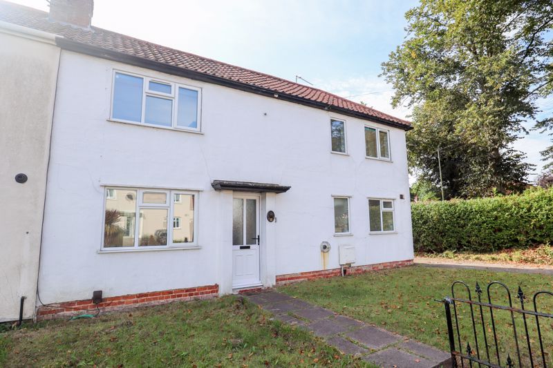 4 bed semidetached house for sale in Beverley Close, Norwich NR5 Zoopla