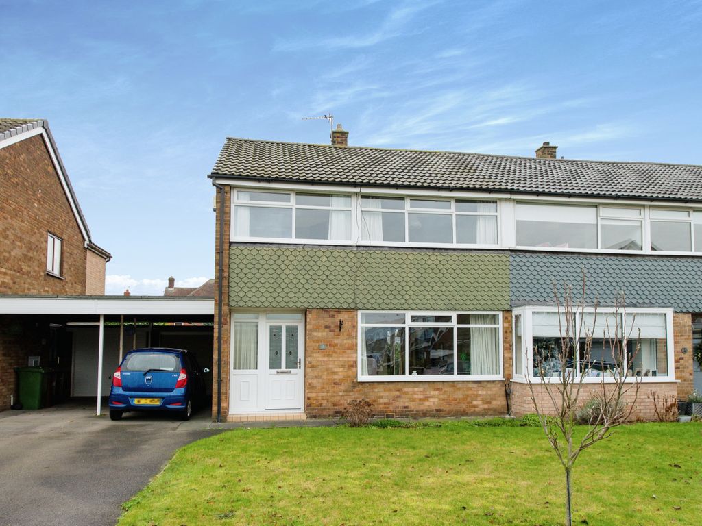 3 bed semidetached house for sale in Ravensmead, Featherstone